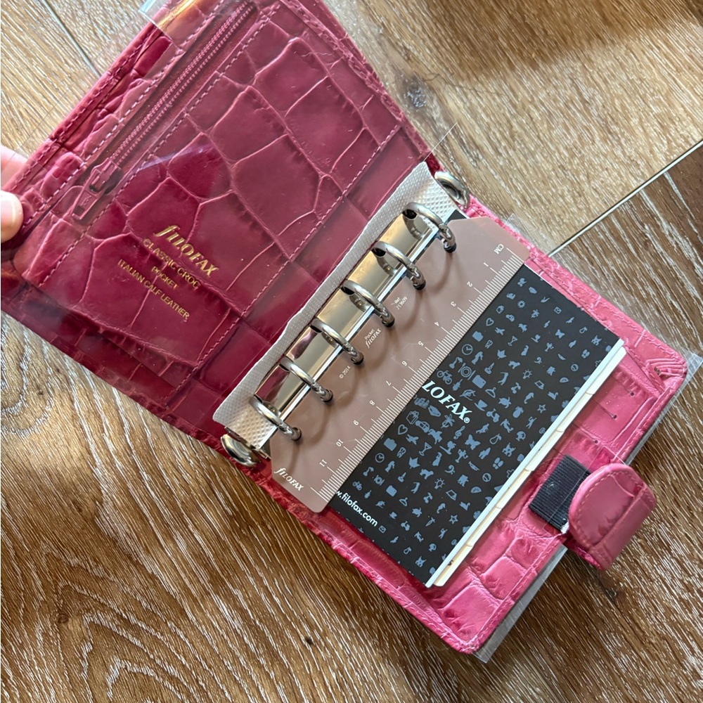 Filofax Pocket Organizer – Classic Croc Fuchsia Calf Leather - Picture 5 of 6